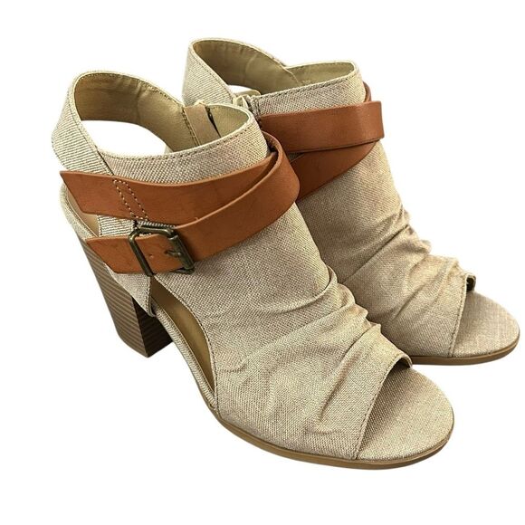 Soda Shoes Womens 7.5 Peep Toe Buckle Booties Linen Tan Stacked Heel Coastal New - Picture 1 of 12